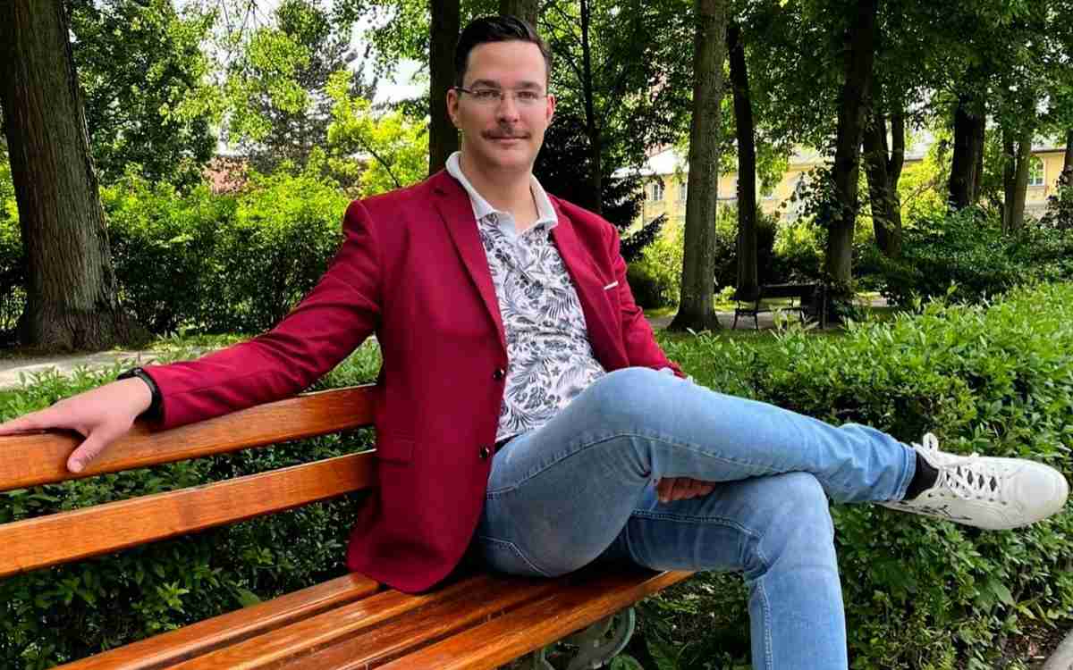 Sebastian Kropp ist Teil der queer lebenden Gemeinde in Bayreuth. Er ist Vorsitzender der Arbeitsgemeinschaft SPD queer in Oberfranken. Bild: privat