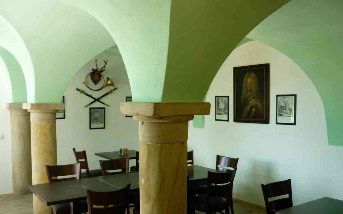 Auch in der Säulenhalle von Schloss Colmdorf in Bayreuth sollen Trauungen ermöglicht werden. Bild: Rothenbücher KG