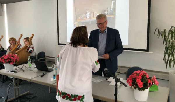 Oberbürgermeister Thomas Ebersberger würdigte im Rathaus die ehrenamtlichen Helfer, die sich im Rahmen der Ukraine-Krise für die Flüchtlinge in Bayreuth engagieren. Bild: Michael Kind