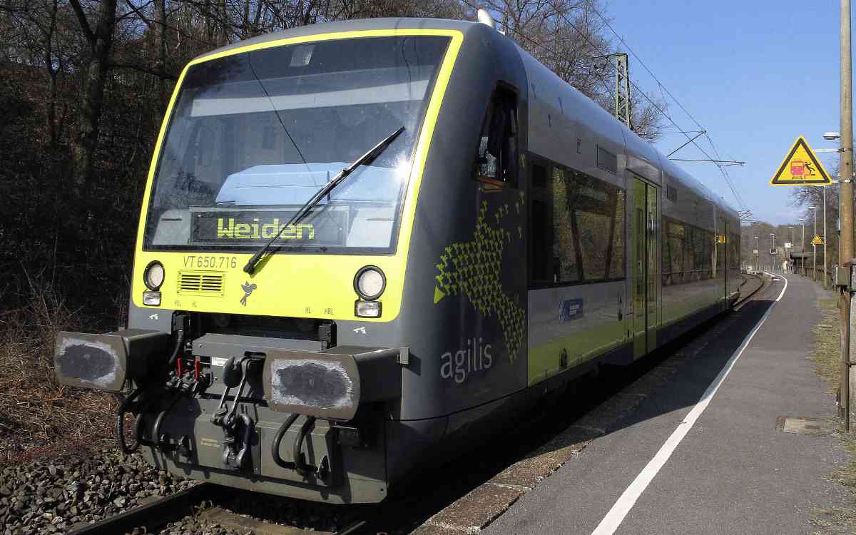 Zwischen Montag und Freitag ist die Zugstrecke Bayreuth-Weidenberg gesperrt. Symbolbild: Pixabay