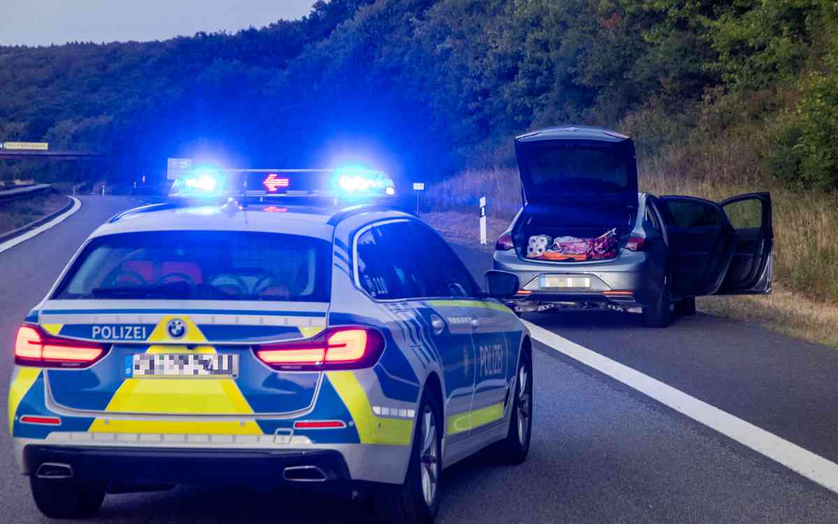 A70: Wegen eines Familienstreits wurde die Autobahn zwischen Bamberg und Schweinfurt am Samstag (16. Juli 2022) komplett gesperrt. Bild: NEWS5/Merzbach