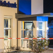Im oberfränkischen Forchheim wurde ein Geldautomat gesprengt. Die Täter sind auf der Flucht. Foto: News5/Merzbach
