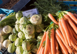 Saisonal und regional: Bei frisch geerntetem heimischem Gemüse stimmen Ökobilanz und Gesundheitswert. © AOK-Mediendienst