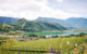 Rund um den Kalterer See gibt es zahlreiche Plätze für ein leckeres Wein-Picknick – malerische Ausblicke garantiert ©IDM Südtirol/Manuel Ferrigato