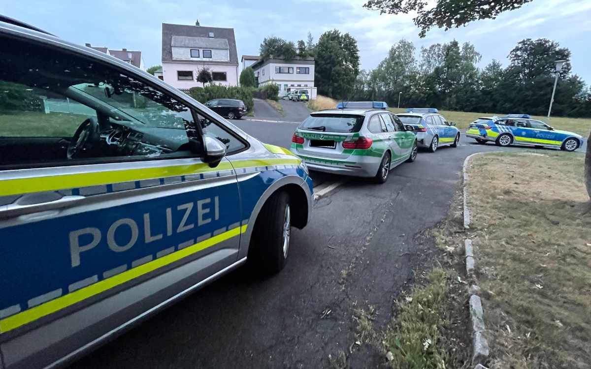 SEK-Einsatz nach Schüssen in Oberfranken. Foto: NEWS5 / Fricke