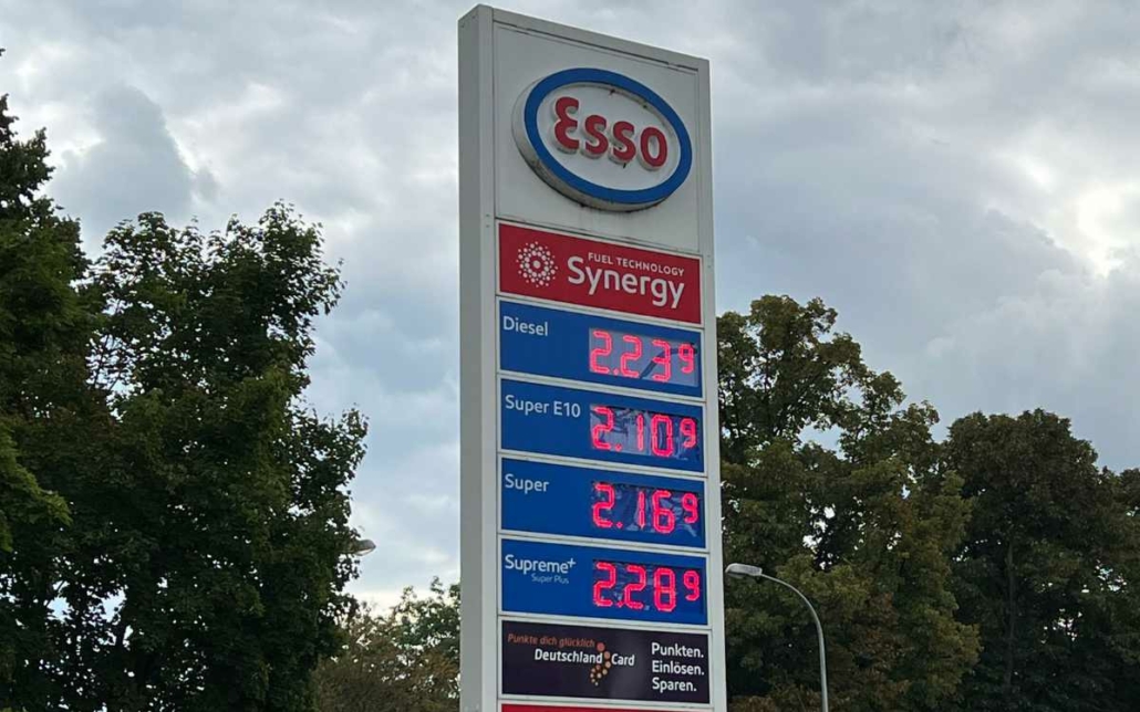 Stolze Preise auch bei der Esso-Tankstelle in der Hindenburgstraße in Bayreuth. Bild: Redaktion