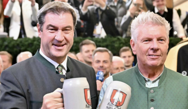 Ministerpräsident Markus Söder feiert mit Münchens OB Dieter Reiter am Münchner Oktoberfest. Bild: Screenshot/Instagram/Markus Söder