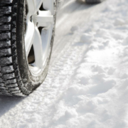 Mehrere Autofahrer in Oberfranken sind auf verschneiten und vereisten Straßen verunglückt. Symbolbild: Pixabay
