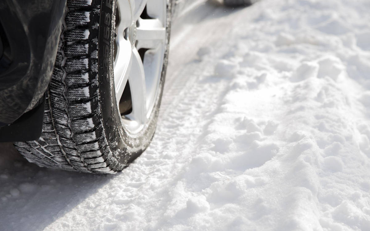 Mehrere Autofahrer in Oberfranken sind auf verschneiten und vereisten Straßen verunglückt. Symbolbild: Pixabay