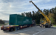 Auf einem Rastplatz bei Bayreuth haben Kräne einen LKW-Container umgeladen. Foto: Verkehrspolizei Bayreuth