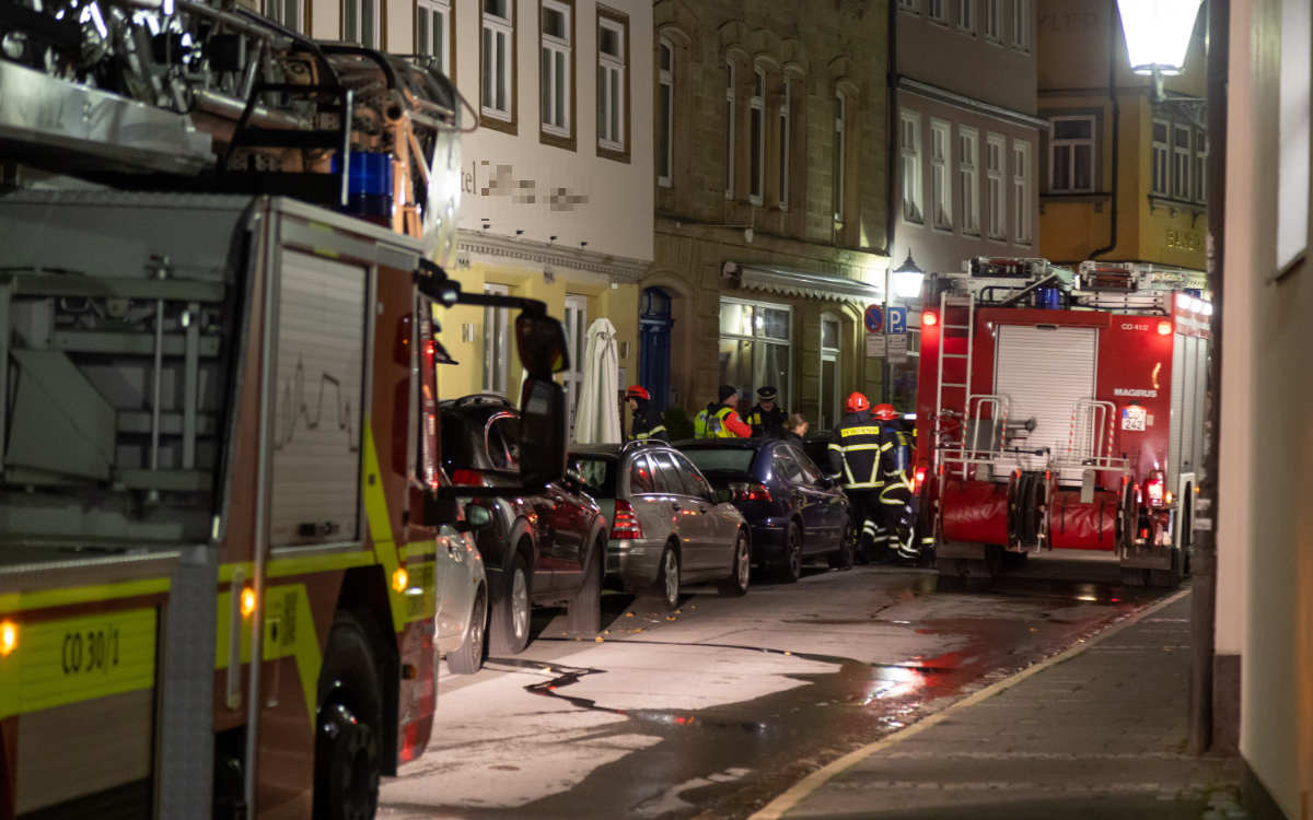 In Coburg brannte es in der Nacht zum Sonntag in einem Hotel in der Innenstadt. Bild: NEWS5/Ittig