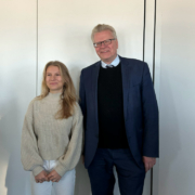 Oberbürgermeister Thomas Ebersberger mit dem neuen Bayreuther Christkindl Tonia Meyer. Bild: Annika Flatz