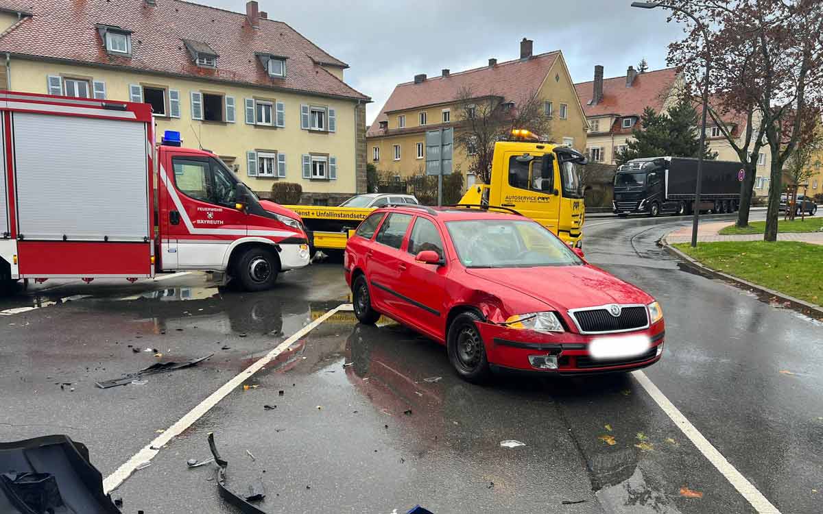 In Bayreuth hat es heute, am 21. November 2022, einen Unfall gegeben. Foto: privat