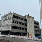 Das alte Verwaltungsgebäude der Bayreuther Maisel-Brauerei wird zurzeit abgetragen. Foto: Redaktion