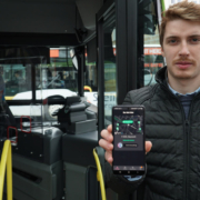 Die neue App für Bayreuths Busse präsentierte Vincent Feige, Verkehrsplaner der Bayreuther Stadtwerke. Foto: Johannes Pittroff