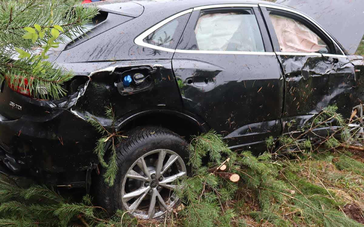 Der Audi Q3 war nach dem Unfall im Landkreis Coburg Schrott. Foto: Verkehrspolizeiinspektion Coburg