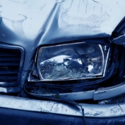 Am 21. März 2023 gab es in Kemnath einen Unfall zwischen zwei Autos. Symbolbild: Pixabay