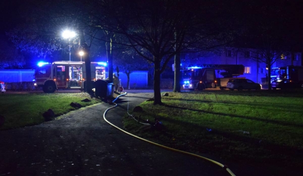 Die brennende Garage in Bayreuth in der Funckstraße sorgte für einen Feuerwehr-Einsatz. Foto: Freiwillige Feuerwehr Bayreuth