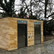 Das neue Bayreuther Klo hat jetzt offiziell eröffnet. Die Planung begann im Frühjahr 2019. Foto: Johannes Pittroff