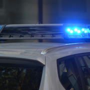 Nach einem Unfall im Landkreis Bayreuth sucht die Polizei nach Zeugen. Symbolbild: Pixabay