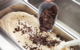 Schokostückchen im Eis sind beliebt. Auch im veganen Stracciatella-Eis finden sie ihren Platz – sofern die Schokolade ohne Milchprodukte hergestellt ist. Foto: djd/www.floridaeis.de