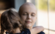 Die Diagnose Krebs stellt das Leben der Betroffenen auf den Kopf. Nun ist es wichtig, der Krankheit gegenüber eine kämpferische Grundeinstellung zu entwickeln. Foto: djd/Worksurance.de/Getty Images/fizkes