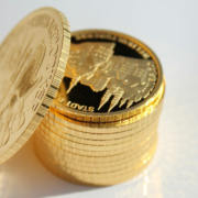 Die Betrüger haben in Bayreuth Goldmünzen mit hohem Gesamtwert ergaunert. Symbolbild: Pixabay