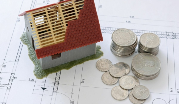 Mit den richtigen Tipps lässt sich viel Geld beim Hausbau sparen. Bild: Pixabay