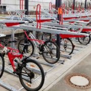 Am Bayreuther Hauptbahnhof werden neue Abstellplätze für Fahrräder gebaut. Foto: Stadt Bayreuth