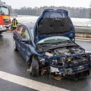 Am Montag, dem 6. März 2023, ereignete sich ein Verkehrsunfall auf dem A70 zwischen Bamberg und Bayreuth. Foto: NEWS5 / Merzbach