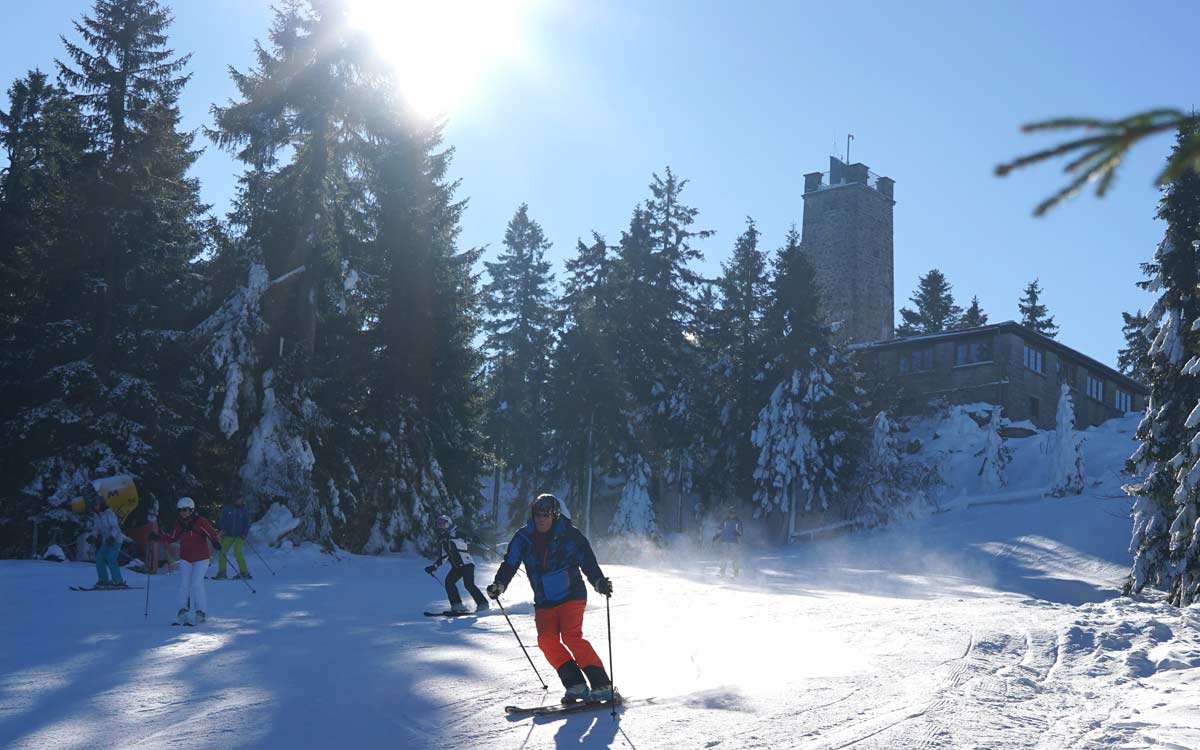 Die Skifahrer können auf den Ochsenkopf zurückkehren. Archivfoto: Tourismus & Marketing GmbH Ochsenkopf