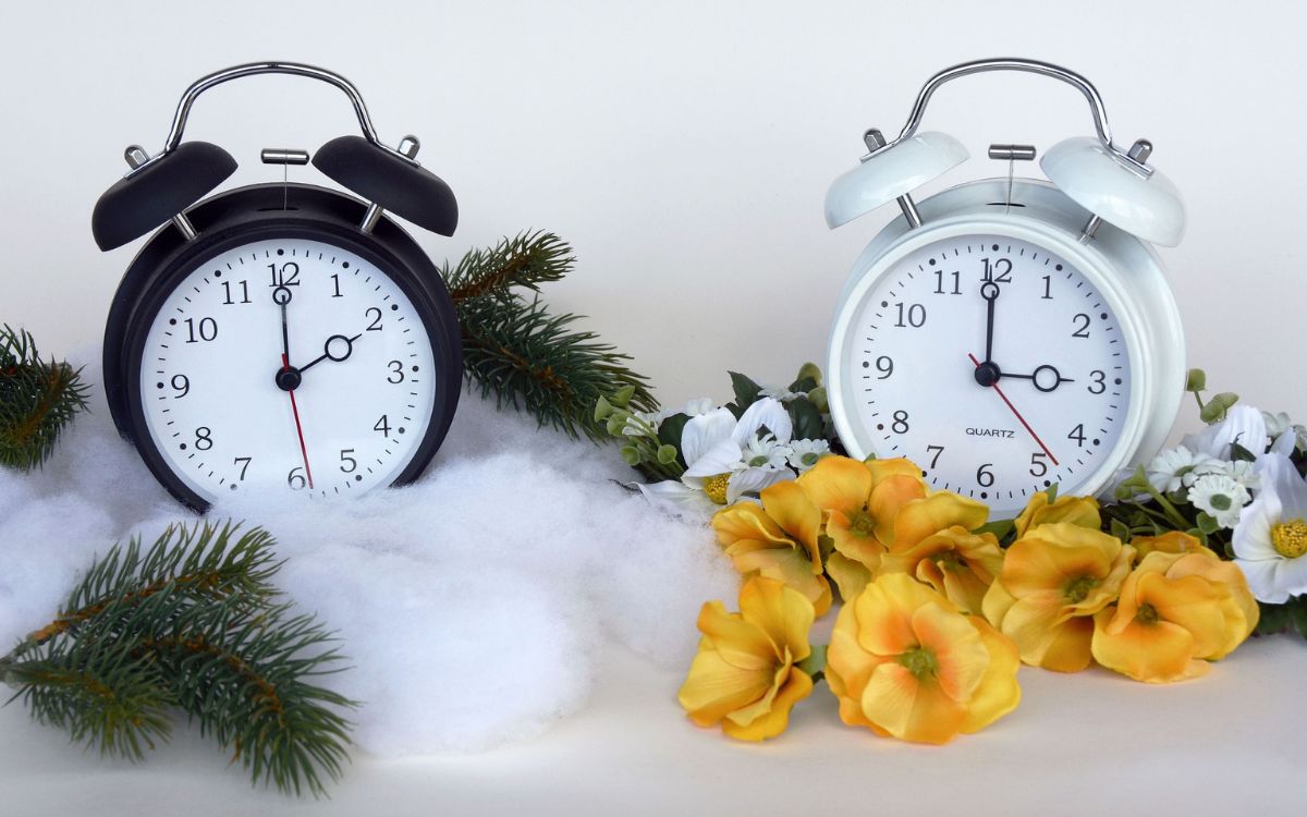 In der Nacht zu Sonntag werden die Uhren wieder eine Stunde vorgestellt. Symbolbild: Pixabay