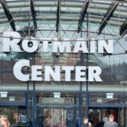 Im Rotmain-Center feiern diese Woche gleich zwei neue Läden ihre Eröffnung. Foto: Ronay Kücük