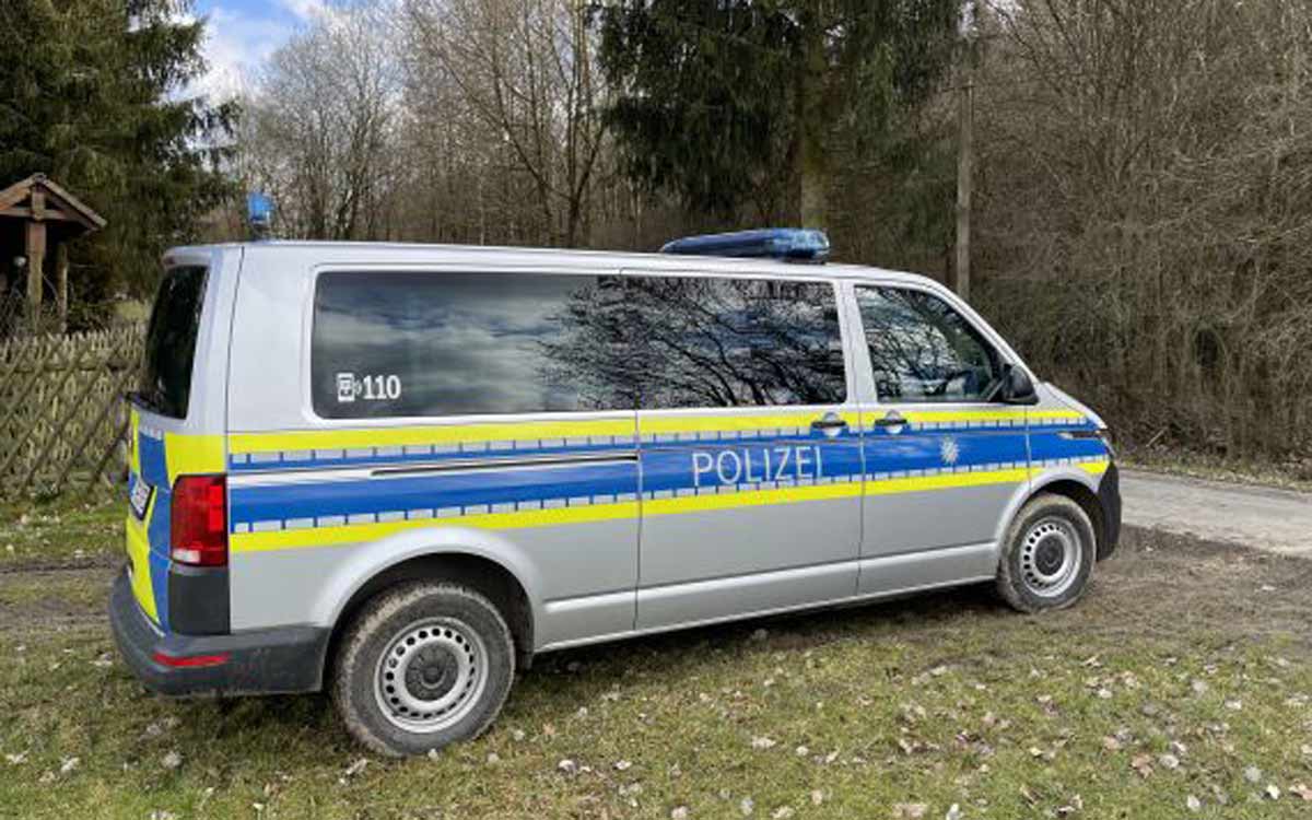 Ein Einsatzfahrzeug bei der Festnahme in Oberfranken. Foto: NEWS5 / Fricke