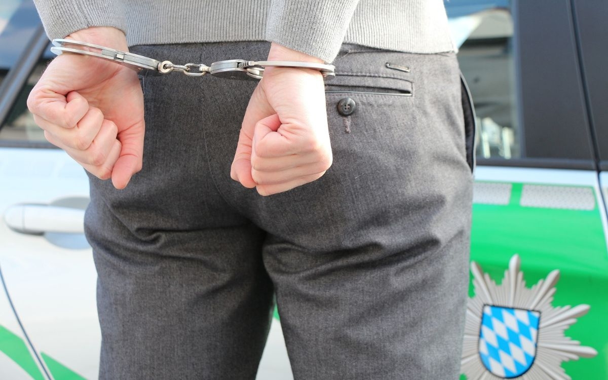 Das Bundeskriminalamt hat die beiden Beschuldigten in Bayreuth festgenommen. Symbolbild: Pixabay
