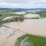 Luftaufnahmen zeigen die Ausmaße der Überschwemmungen. Foto: NEWS5 / Merzbach