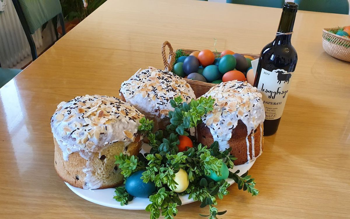 Geflüchtete Ukrainer feierten letztes Jahr Ostern im Internationalen Zirkel Bayreuth. Dabei gab es das selbstgebackene ukrainische Osterbrot: das 
