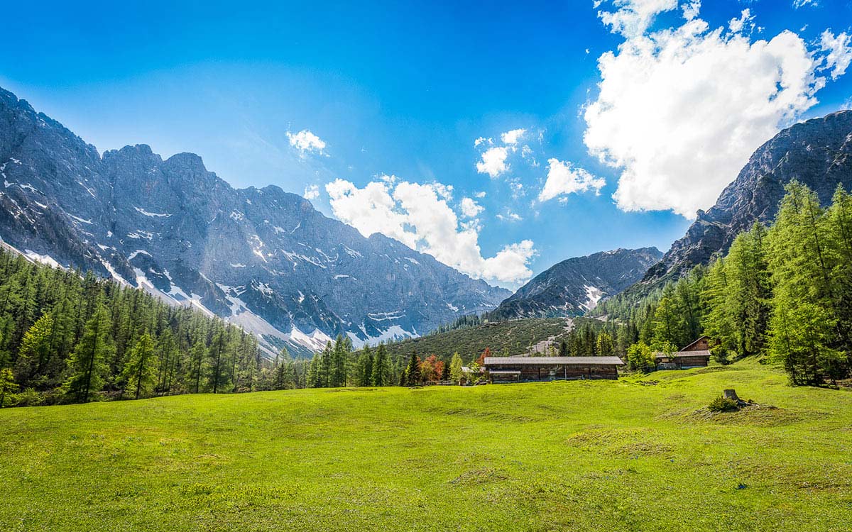 Traumhafter Ausblick auf die Stallenalm ©Angelica Morales - Silberregion Karwendel