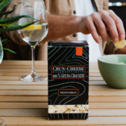 Ob zum Wein oder zum Cocktail, der Käse-Cracker ist immer die richtige Wahl dazu Copyright Crun Chees Cracker