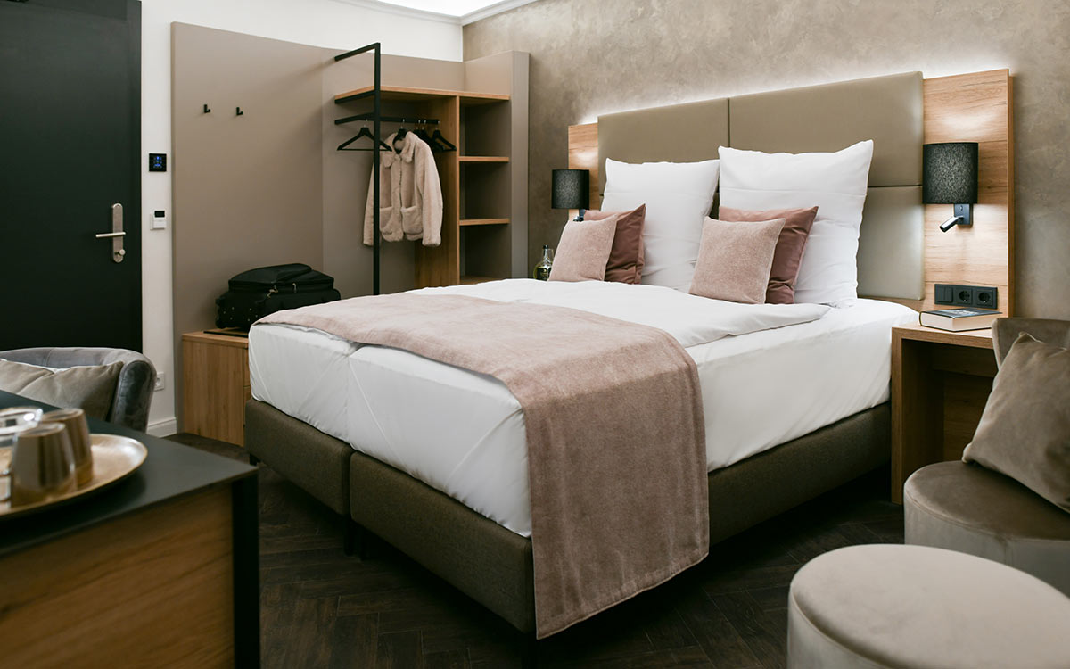 Wie zu Hause wohlfühlen in den Zimmern und Suiten im Hotel Canel in Würzburg. ©XXXLutz - Hotel Canel
