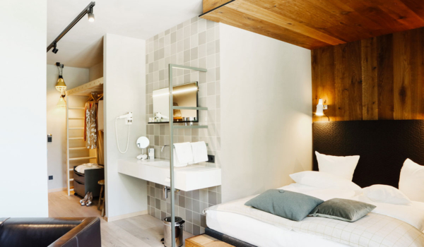 Moderner Gipfelstürmer Wohnraum ©Boutique Hotel Walliserhof