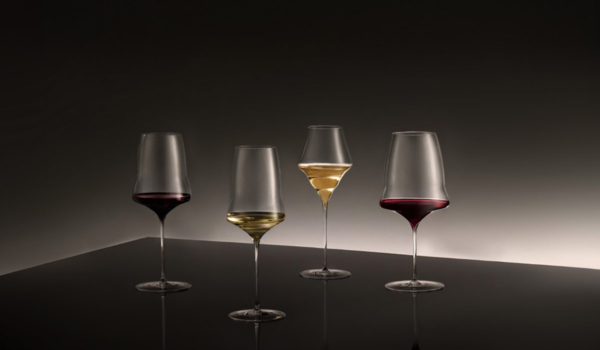 Für die verschiedenen Weinstile bietet die Josephinenhütte immer das jeweils richtige Glas an. ©Josephinenhütte