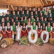 Die Landjugend Unterkonnersreuth feiert sein 100-jähriges Bestehen. Das Bild zeigt die aktuelle Truppe von 2023 Copyright: Sebastian Kosowski Photography