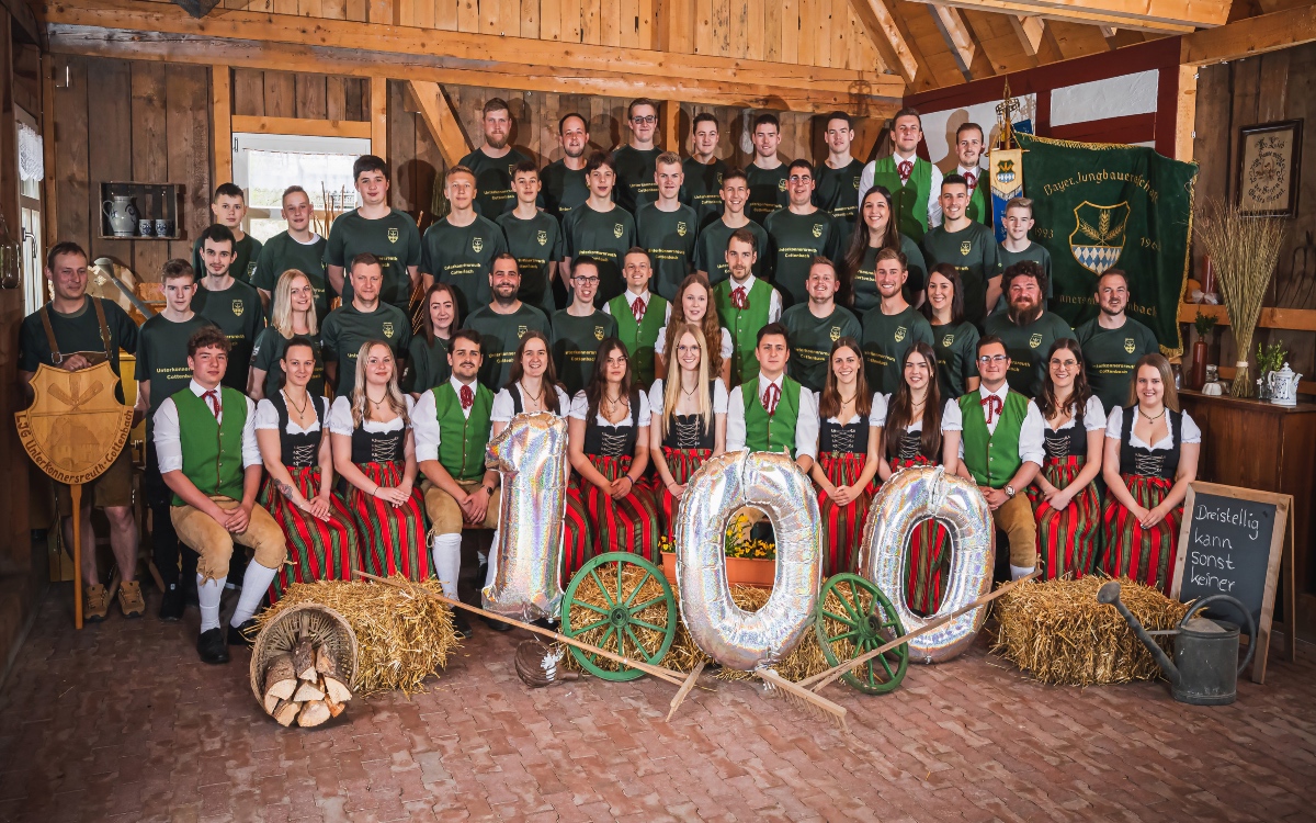 Die Landjugend Unterkonnersreuth feiert sein 100-jähriges Bestehen. Das Bild zeigt die aktuelle Truppe von 2023 Copyright: Sebastian Kosowski Photography