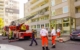 Die Bayreuther Feuerwehr hat den Balkon-Brand mithilfe der Drehleiter gelöscht. Foto: BRK Bayreuth