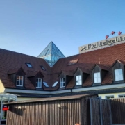 Der Fichtelgebirgshof in Himmelkron hat seit rund einem Monat wieder sein Restaurant geöffnet. Archivfoto: Johannes Pittroff