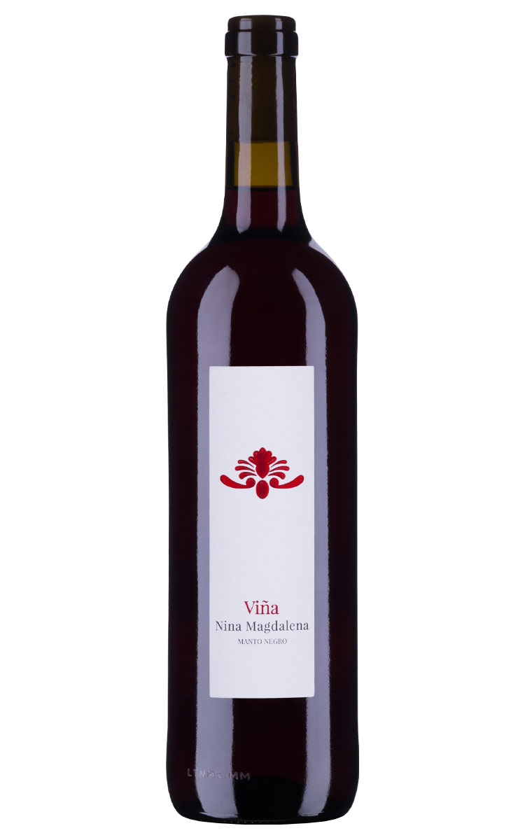 Viña Nina Magdalena Manto Negro 2021 - Ein passender Speisebegleiter zu den verschiedensten Fleischgerichten der mediterranen Küche. Er ist auch ein typischer Vertreter der mallorquinischen Rotweine. © WeinWert SL/Vino de la Isla SL