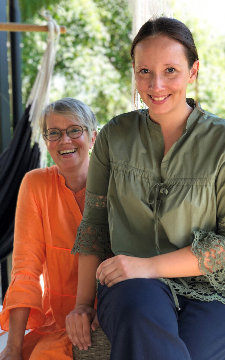 CATHAstories, ins Leben gerufen von Katharina Olschewski und ihrer Mutter Dagmar Herzog, steht für Produkte, die sowohl im Alltag als auch bei Abenteuern zuverlässig an Ihrer Seite bleiben. @CATHAstories