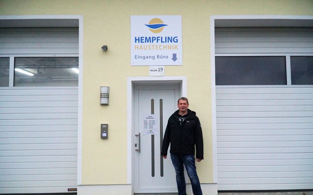 Hans-Peter Hempfling hat in seinem Elektro-Betrieb im Landkreis Bayreuth schon lange die Vier-Tage-Woche eingeführt. Foto: Jennifer Burgmayr