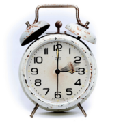 In der Nacht auf Sonntag wird die Zeit wieder um eine Stunde zurückgestellt. Bild: Pixabay